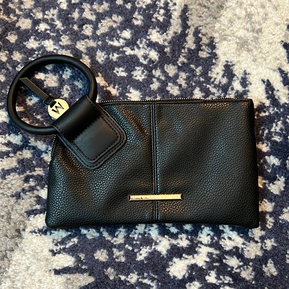 Wristlet from MIA K collection NWOT